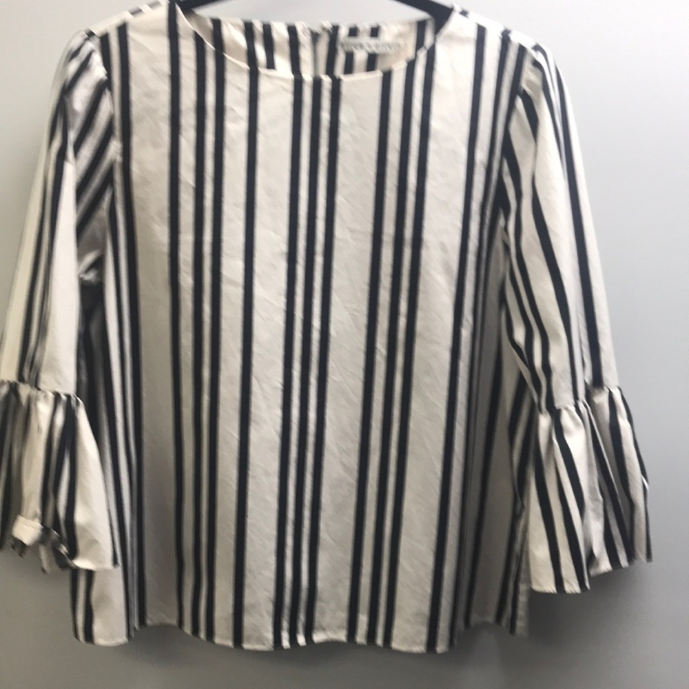Alice + Olivia bell sleeve blouse